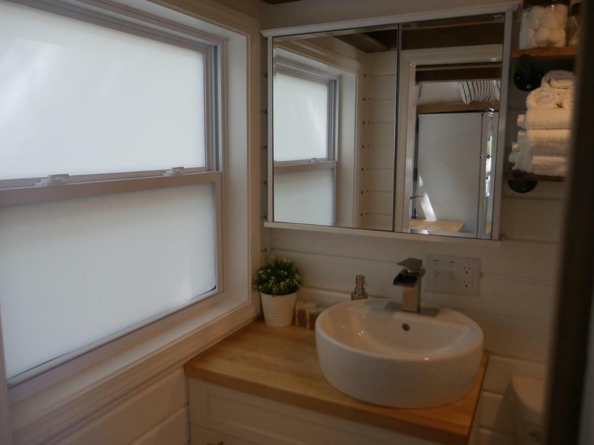 Hygge Tiny Home Hue-Gah Leeds ภายนอก รูปภาพ