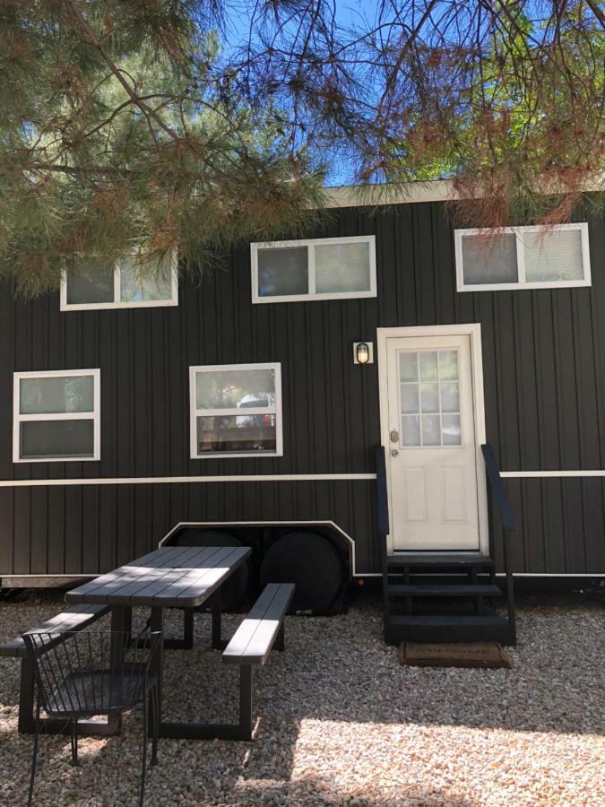 Hygge Tiny Home Hue-Gah Leeds ภายนอก รูปภาพ